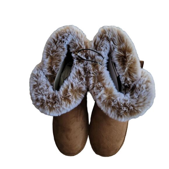 NWT Faux Fur Bow Boots - Picture 3 of 5
